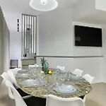 Apartment Pere Lachaise By Studio Prestige